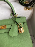 Hermes Kelly Sellier 25 Handmade Bag In Vert Criquet Epsom Calfskin - Image 3
