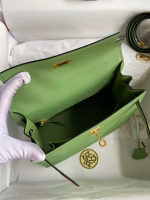 Hermes Kelly Sellier 25 Handmade Bag In Vert Criquet Epsom Calfskin - Image 4