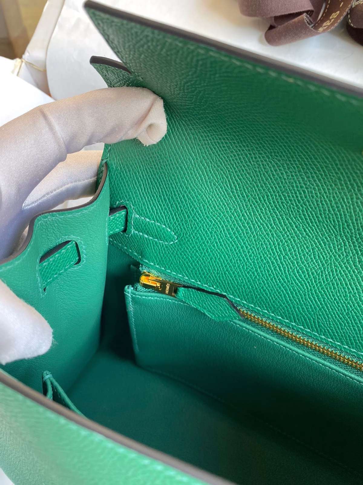 Hermes Kelly Sellier 25 Handmade Bag In Vert Vertigo Epsom Calfskin - Image 5