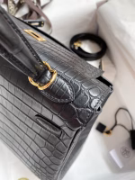Hermes Kelly Sellier 25 Handmade Bag In Black Crocodile Niloticus Matte Skin - Image 6