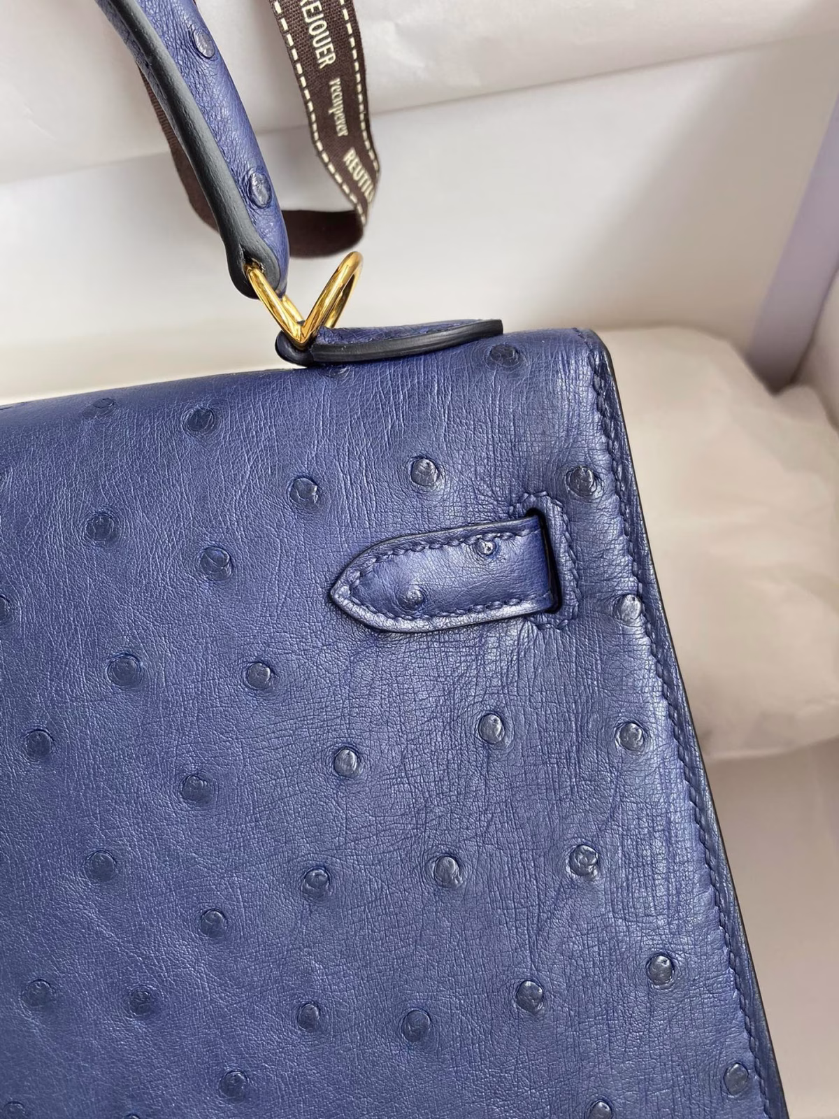 Hermes Kelly Sellier 25 Handmade Bag In Blue Iris Ostrich Leather - Image 2