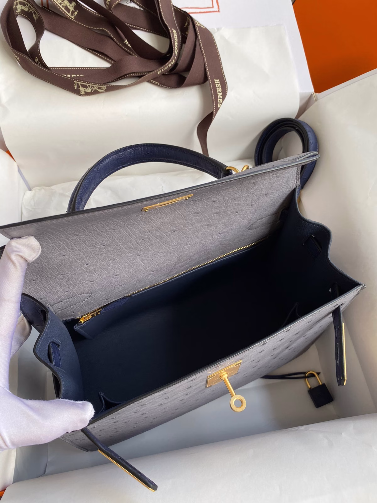 Hermes Kelly Sellier 25 Bicolor Bag in Gris Agate and Blue Ostrich Leather - Image 6