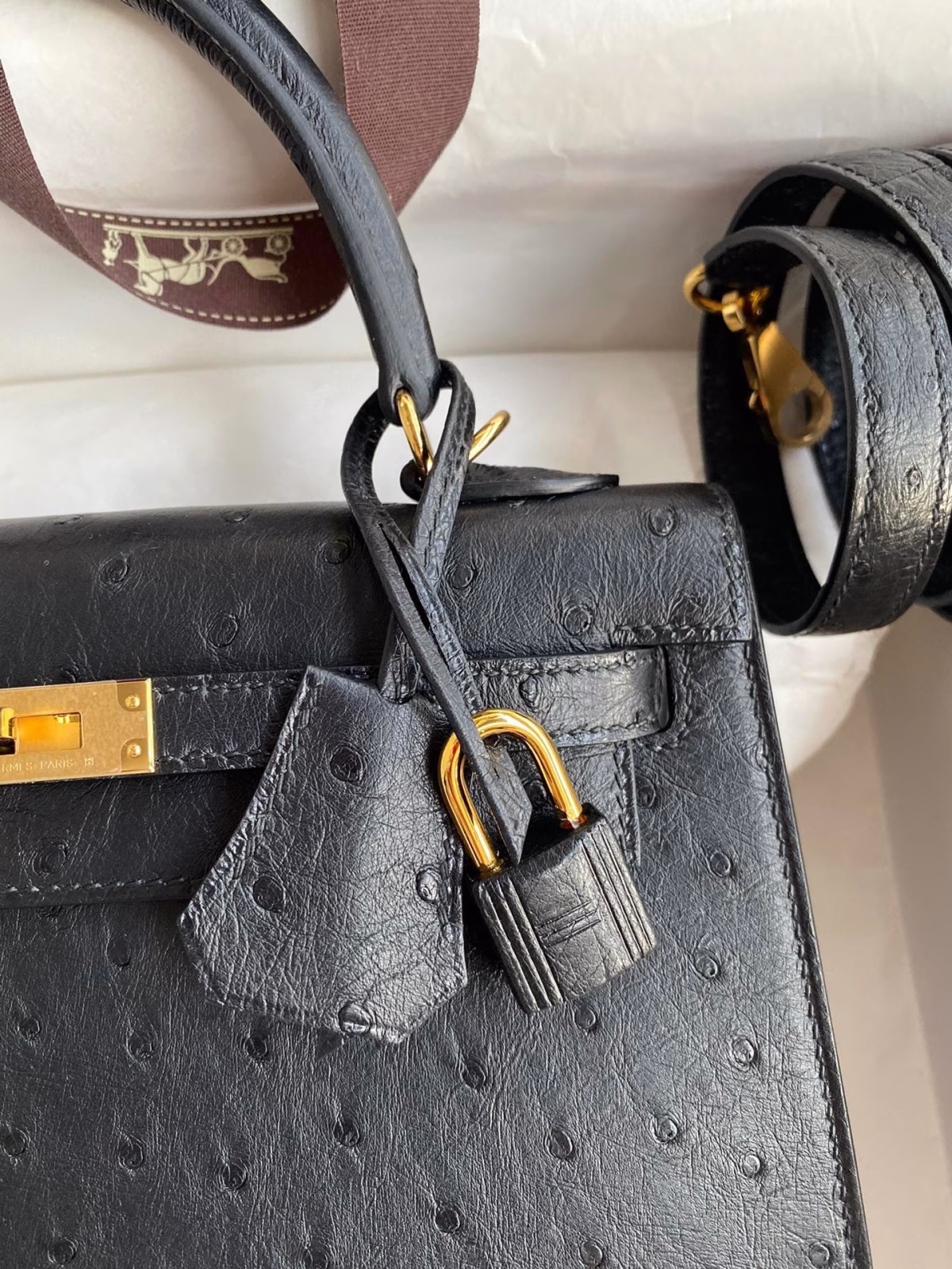 Hermes Kelly Sellier 25 Handmade Bag In Black Ostrich Leather - Image 3