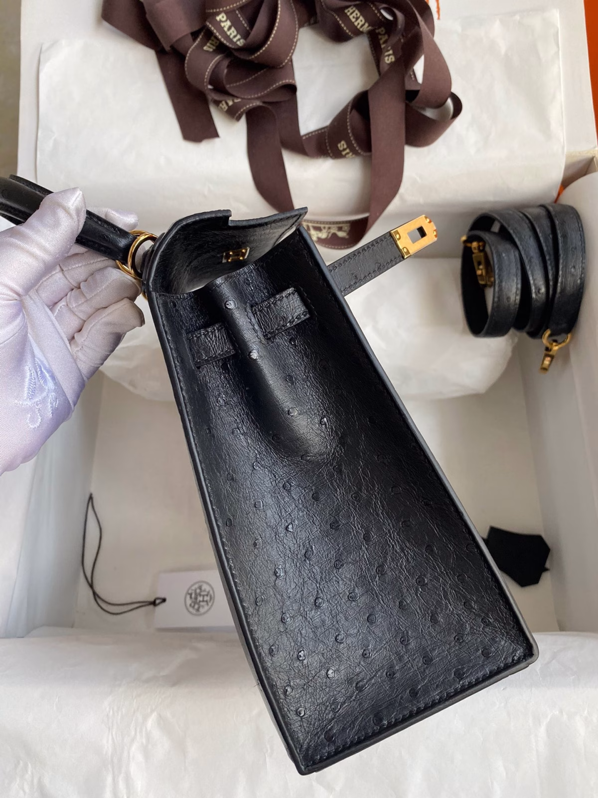 Hermes Kelly Sellier 25 Handmade Bag In Black Ostrich Leather - Image 4
