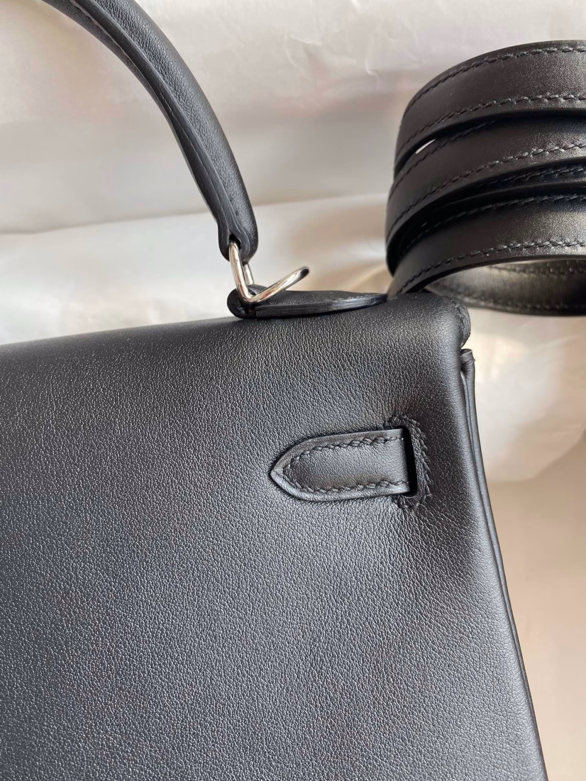 Hermes Kelly Retourne 25 Handmade Bag In Black Swift Calfskin - Image 4