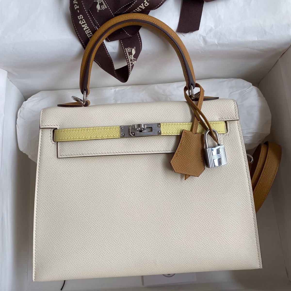Hermes Kelly Sellier 25 Tricolor Bag in Craie/Sesame/Yellow Epsom Calfskin - Image 1