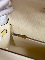 Hermes Kelly Sellier 25 Tricolor Bag in Craie/Sesame/Yellow Epsom Calfskin - Image 3
