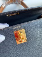 Hermes Kelly Sellier 28 Bicolor Bag in Black and Gold Epsom Calfskin - Image 3