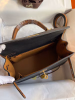 Hermes Kelly Sellier 28 Bicolor Bag in Black and Gold Epsom Calfskin - Image 4