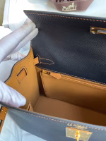 Hermes Kelly Sellier 28 Bicolor Bag in Black and Gold Epsom Calfskin - Image 5