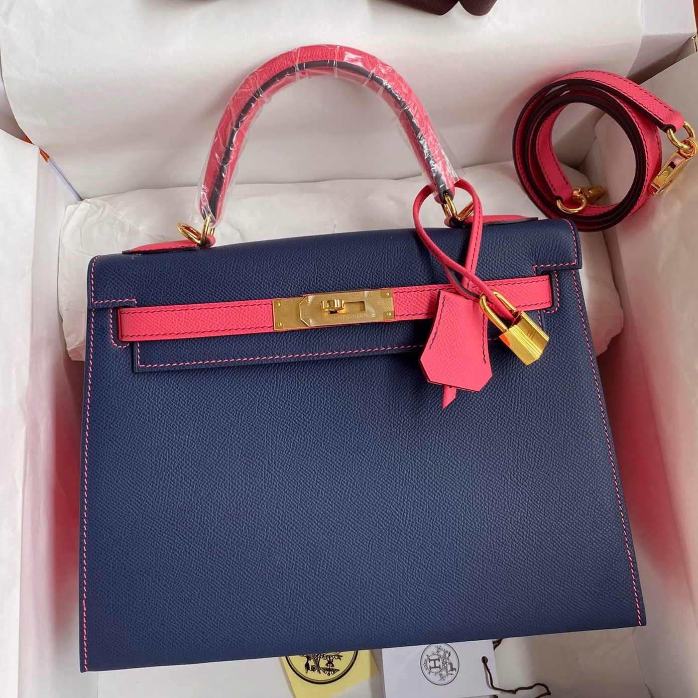 hhk28bisr Hermes Kelly Sellier 28 Bicolor Bag in Blue Saphir and Rose Lipstick Epsom Calfskin - Image 1