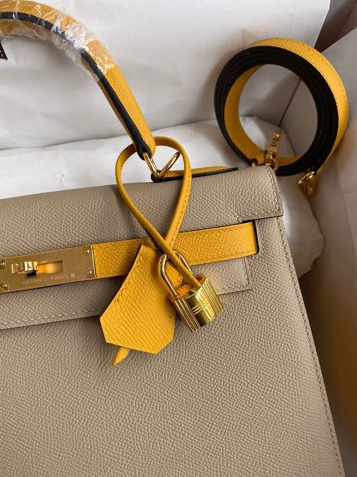 Hermes Kelly Sellier 28 Bicolor Bag in Trench and Yellow Epsom Calfskin - Image 7
