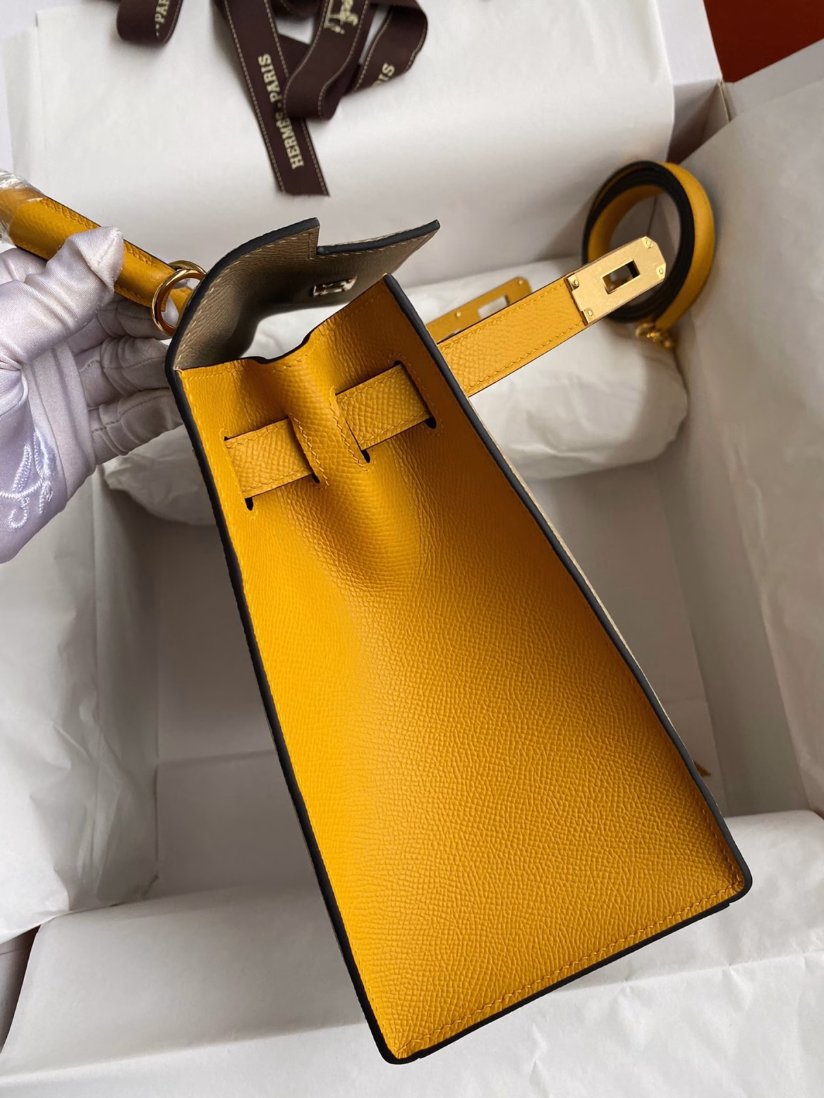Hermes Kelly Sellier 28 Bicolor Bag in Trench and Yellow Epsom Calfskin - Image 9