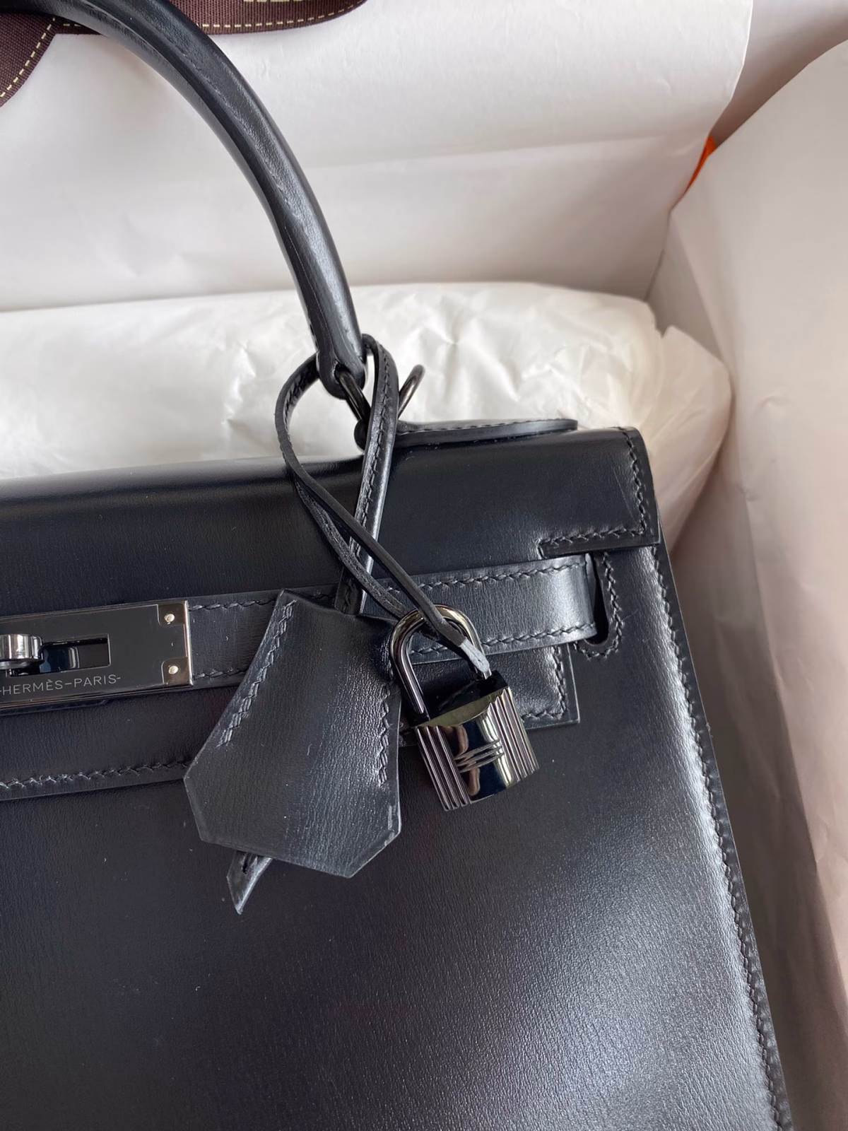 Hermes Kelly Sellier 28 Handmade Bag In Black Box Calfskin - Image 7