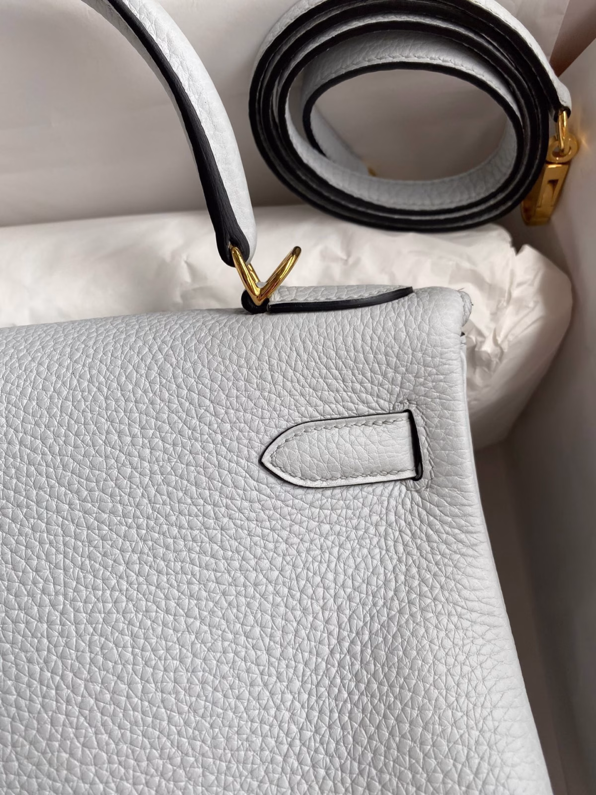 Hermes Kelly Retourne 28 Handmade Bag In Blue Glacier Clemence Leather - Image 8