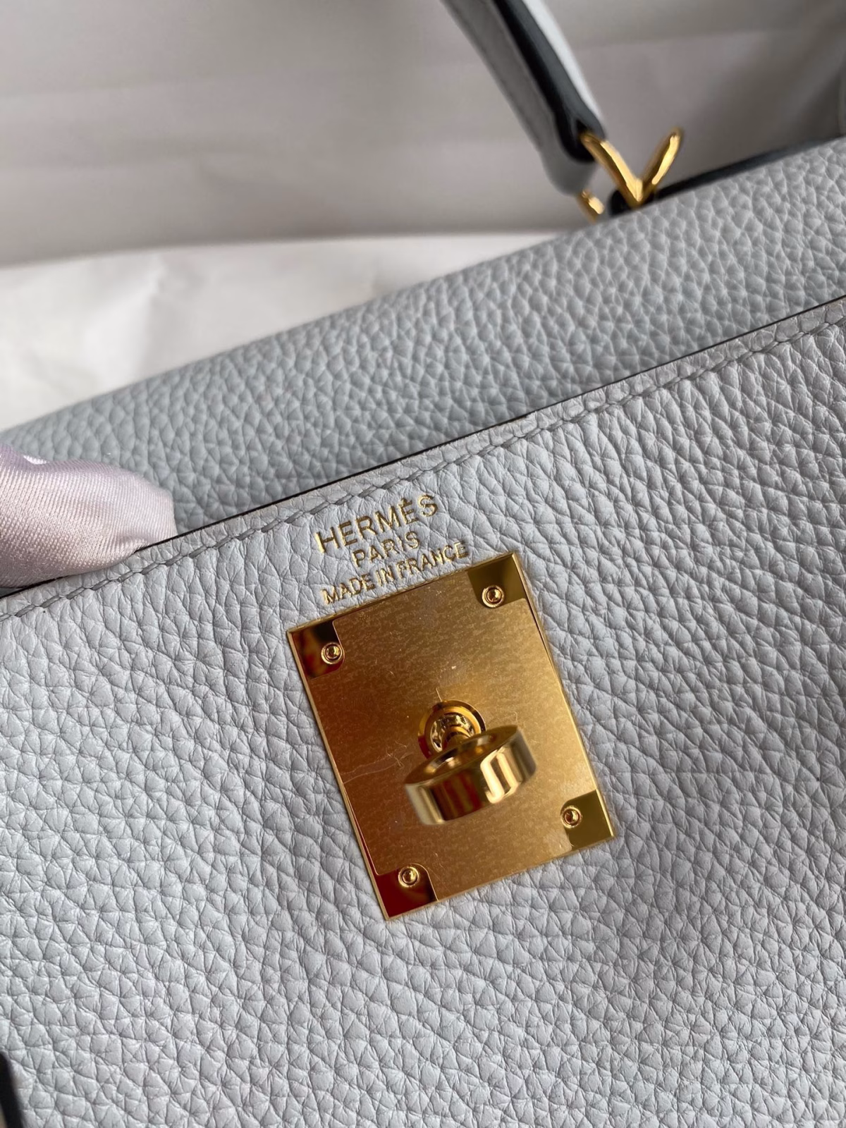 Hermes Kelly Retourne 28 Handmade Bag In Blue Glacier Clemence Leather - Image 3