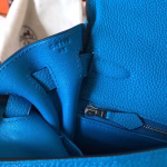 Hermes Kelly Retourne 28 Handmade Bag In Blue Zanzibar Clemence Leather - Image 5