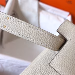 Hermes Kelly Retourne 28 Handmade Bag In Craie Clemence Leather - Image 8