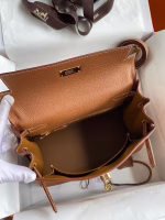 Hermes Kelly Retourne 28 Handmade Bag In Gold Clemence Leather - Image 4