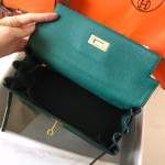 Hermes Kelly Retourne 28 Handmade Bag In Malachite Clemence Leather - Image 2