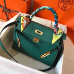 Hermes Kelly Retourne 28 Handmade Bag In Malachite Clemence Leather - Image 3