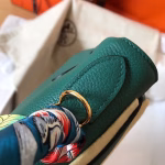 Hermes Kelly Retourne 28 Handmade Bag In Malachite Clemence Leather - Image 5