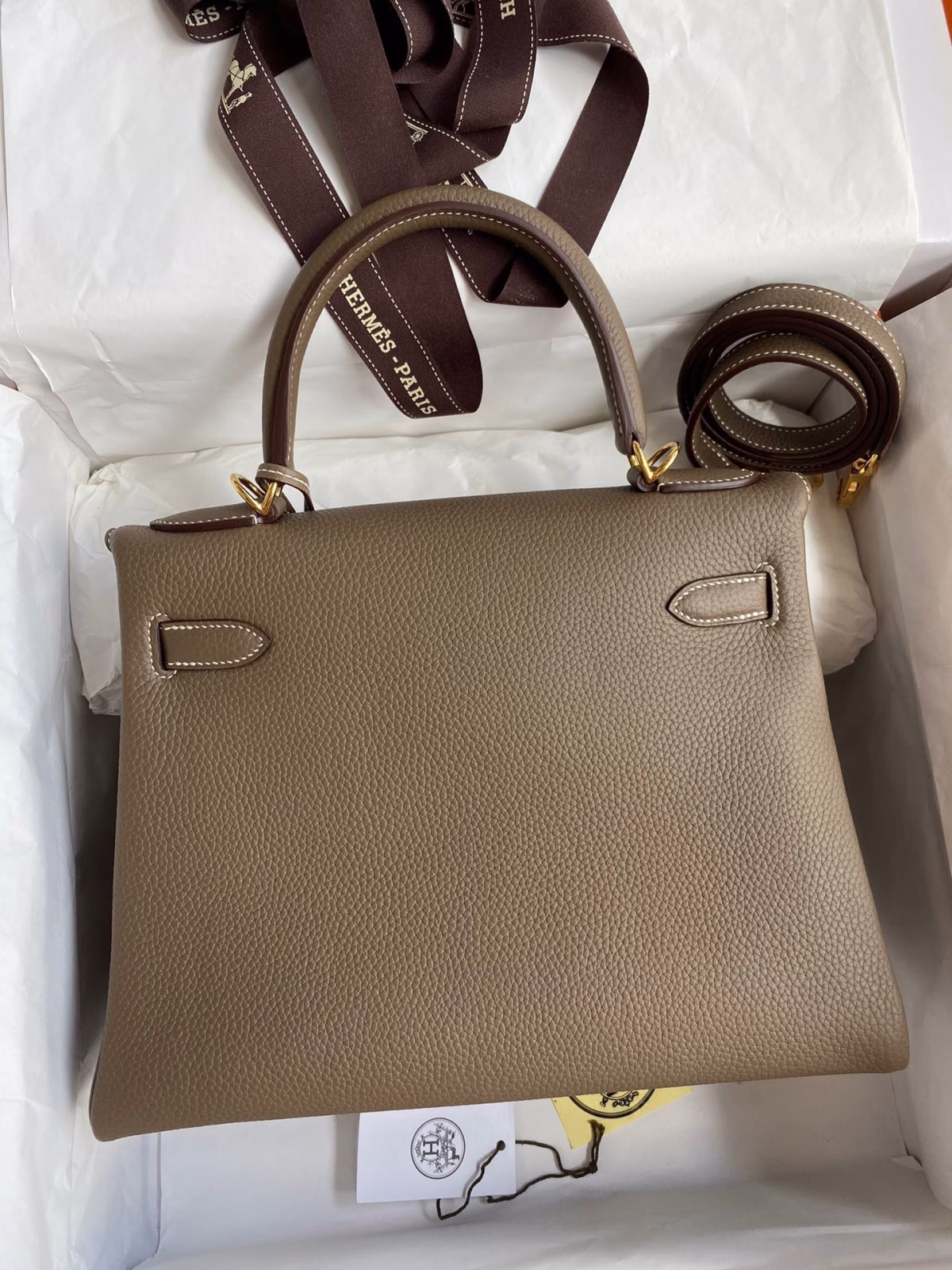 Hermes Kelly Retourne 28 Handmade Bag In Taupe Clemence Leather - Image 2