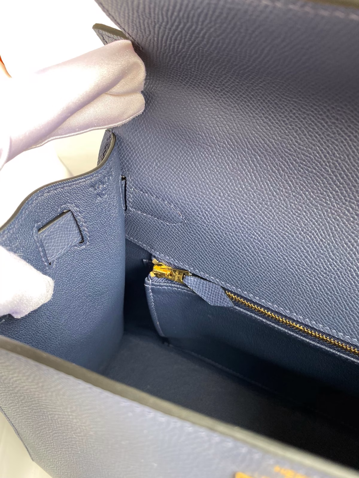 Hermes Kelly Sellier 28 Handmade Bag In Blue Saphir Epsom Calfskin - Image 2