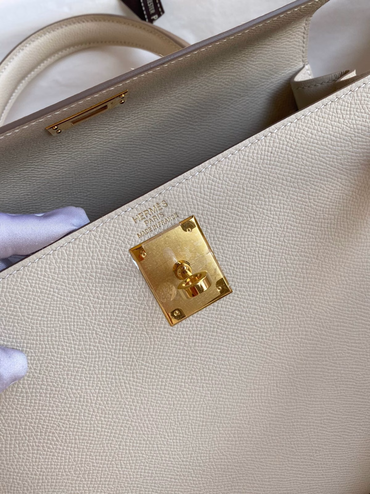 Hermes Kelly Sellier 28 Handmade Bag In Craie Epsom Calfskin - Image 5
