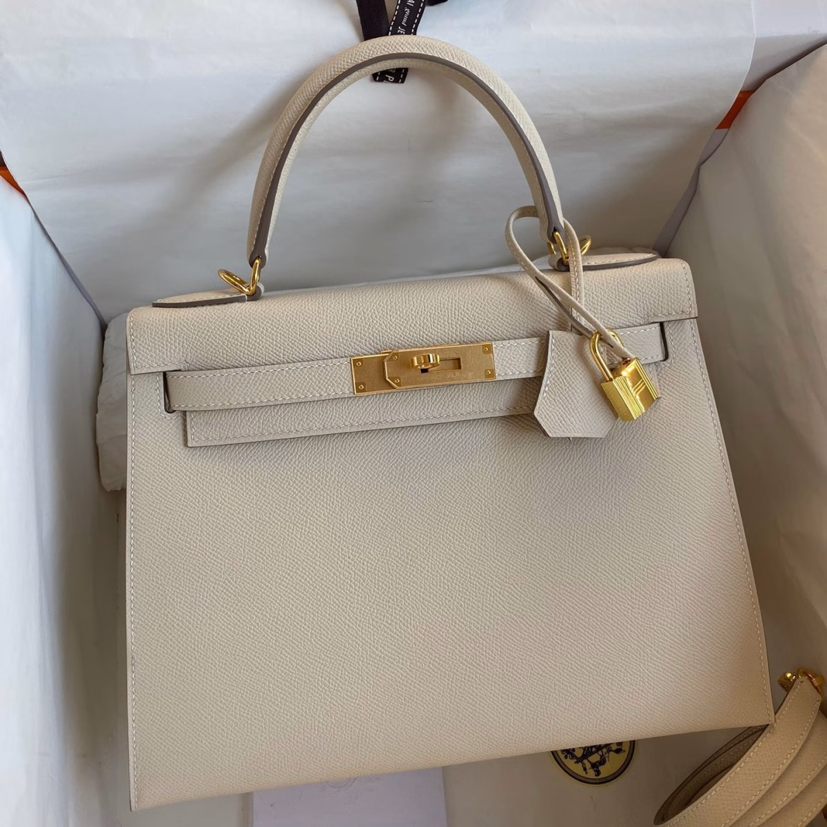 Hermes Kelly Sellier 28 Handmade Bag In Craie Epsom Calfskin - Image 1