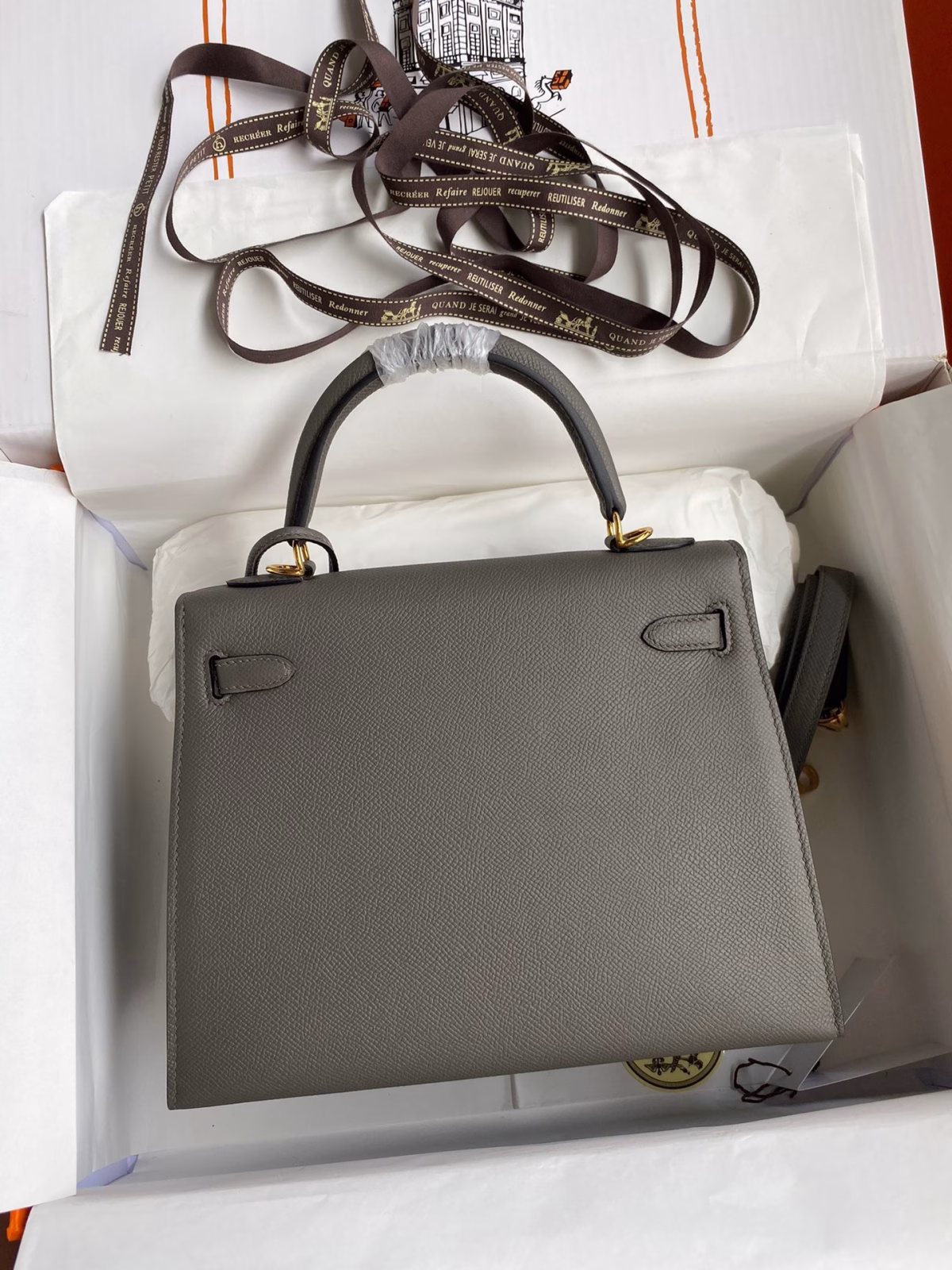 Hermes Kelly Sellier 28 Handmade Bag In Etain Epsom Calfskin - Image 6