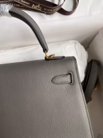Hermes Kelly Sellier 28 Handmade Bag In Etain Epsom Calfskin - Image 3