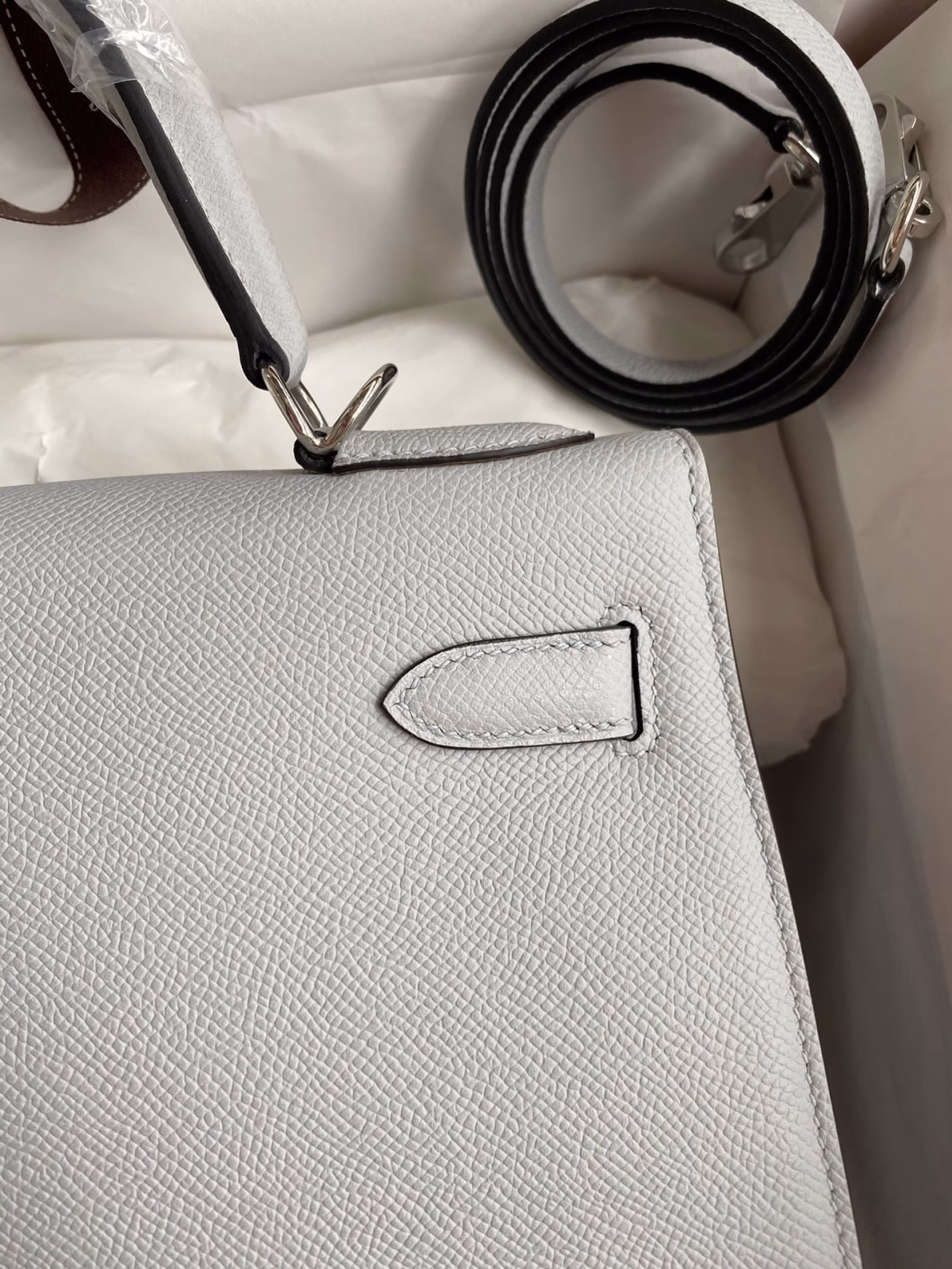 Hermes Kelly Sellier 28 Handmade Bag In Gris Mouette Epsom Calfskin - Image 8