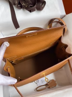 Hermes Kelly Sellier 28 Handmade Bag In Gold Epsom Calfskin - Image 5
