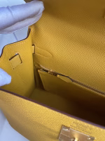 Hermes Kelly Sellier 28 Handmade Bag In Jaune Ambre Epsom Calfskin - Image 5