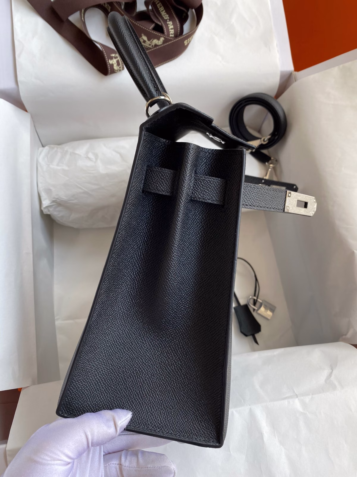 Hermes Kelly Sellier 28 Handmade Bag In Black Epsom Calfskin - Image 9