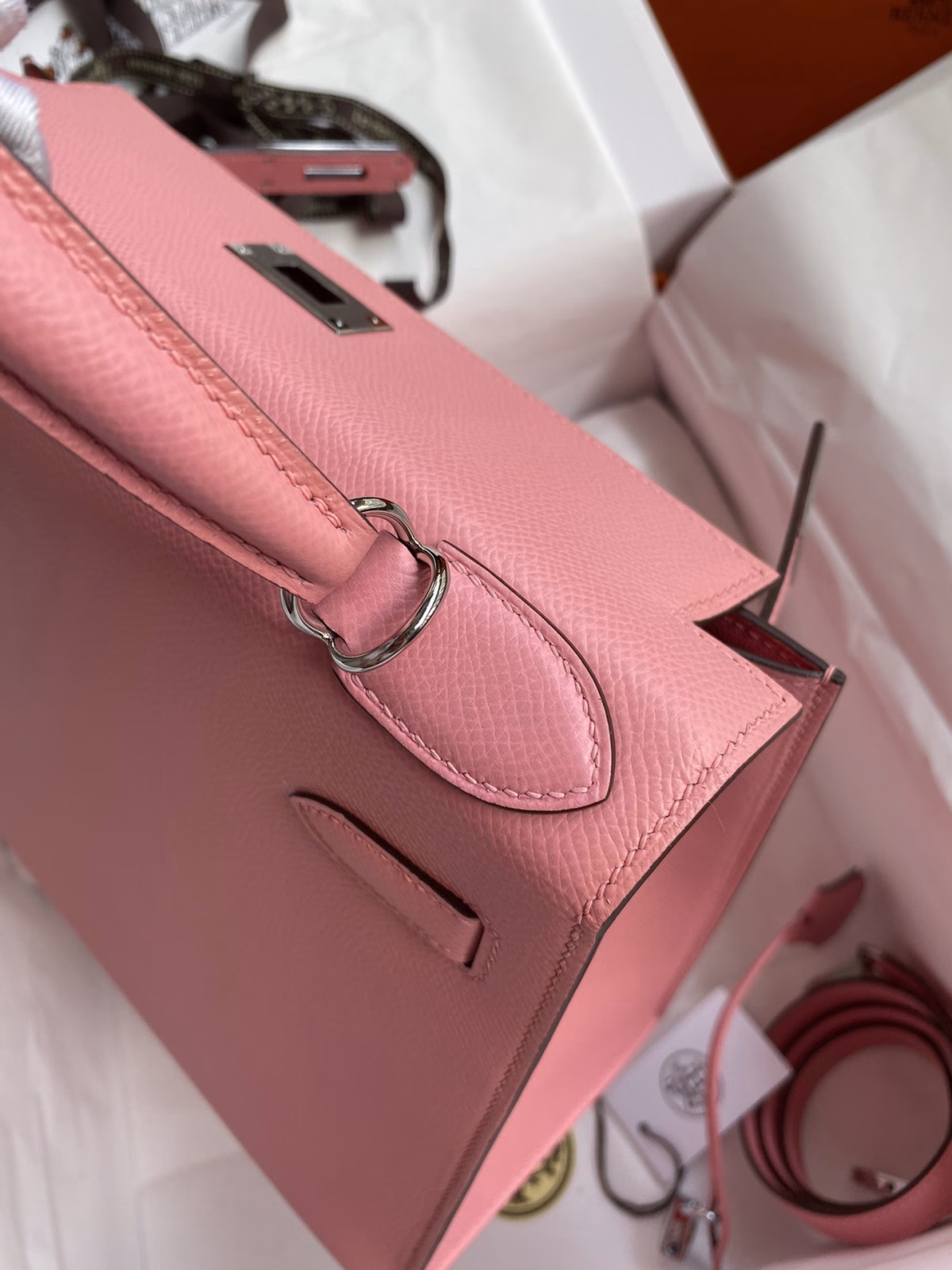 Hermes Kelly Sellier 28 Handmade Bag In Rose Confetti Epsom Calfskin - Image 2