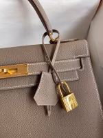 Hermes Kelly Sellier 28 Handmade Bag In Taupe Epsom Calfskin - Image 7