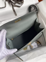 Hermes Kelly Sellier 28 Handmade Bag In Vert Amande Epsom Calfskin - Image 5