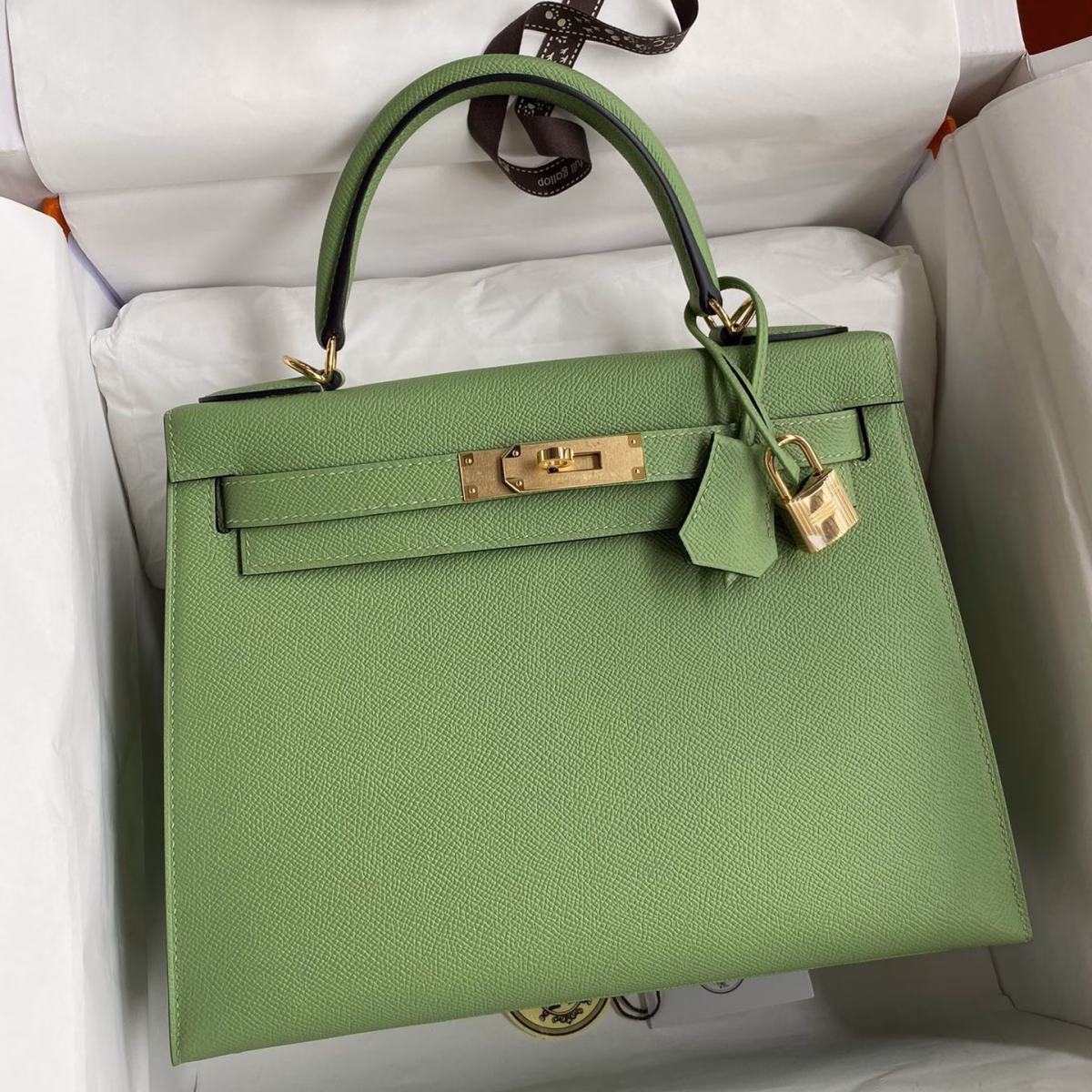 Hermes Kelly Sellier 28 Handmade Bag In Vert Criquet Epsom Calfskin - Image 1