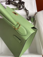 Hermes Kelly Sellier 28 Handmade Bag In Vert Criquet Epsom Calfskin - Image 2