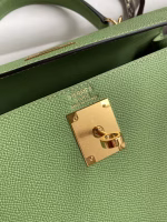 Hermes Kelly Sellier 28 Handmade Bag In Vert Criquet Epsom Calfskin - Image 3