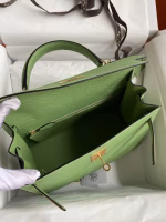 Hermes Kelly Sellier 28 Handmade Bag In Vert Criquet Epsom Calfskin - Image 4