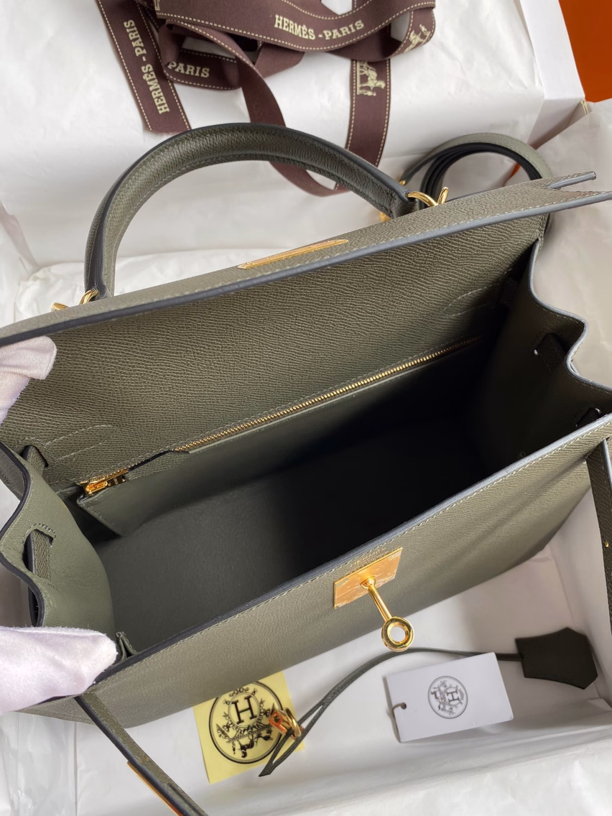 Hermes Kelly Sellier 28 Handmade Bag In Vert De Gris Epsom Calfskin - Image 4