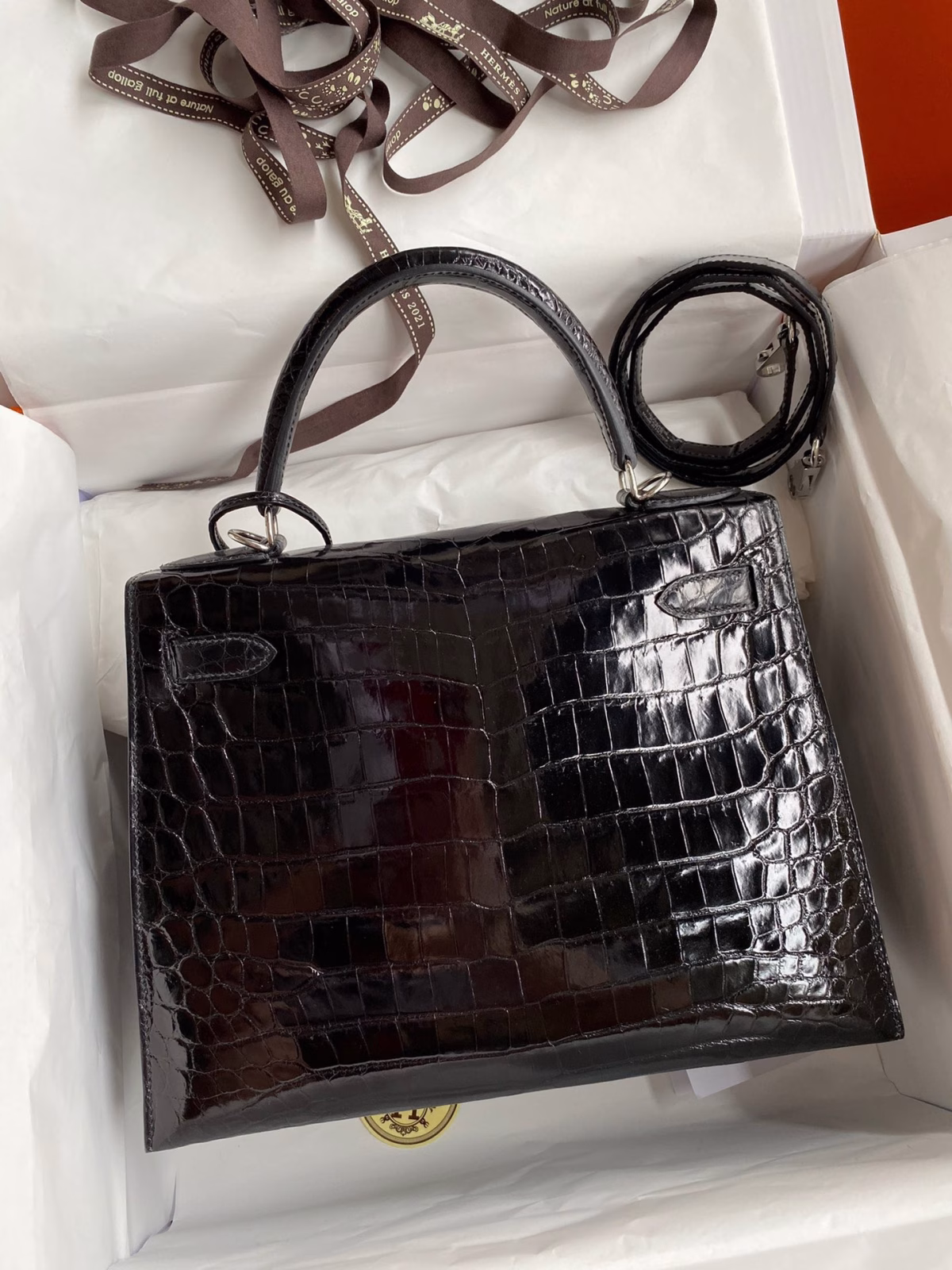 Hermes Kelly Sellier 28 Handmade Bag In Black Crocodile Niloticus Shiny Skin - Image 6