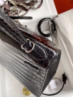 Hermes Kelly Sellier 28 Handmade Bag In Black Crocodile Niloticus Shiny Skin - Image 2