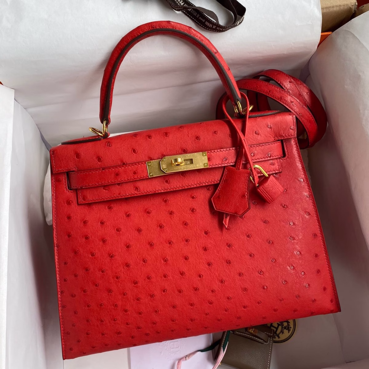 Hermes Kelly Sellier 28 Handmade Bag In Red Ostrich Leather - Image 1