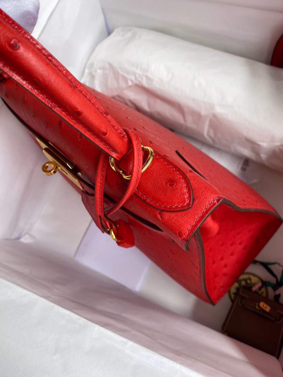 Hermes Kelly Sellier 28 Handmade Bag In Red Ostrich Leather - Image 3