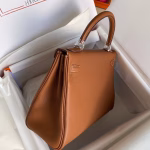 Hermes Kelly Retourne 32 Handmade Bag In Gold Clemence Leather - Image 8