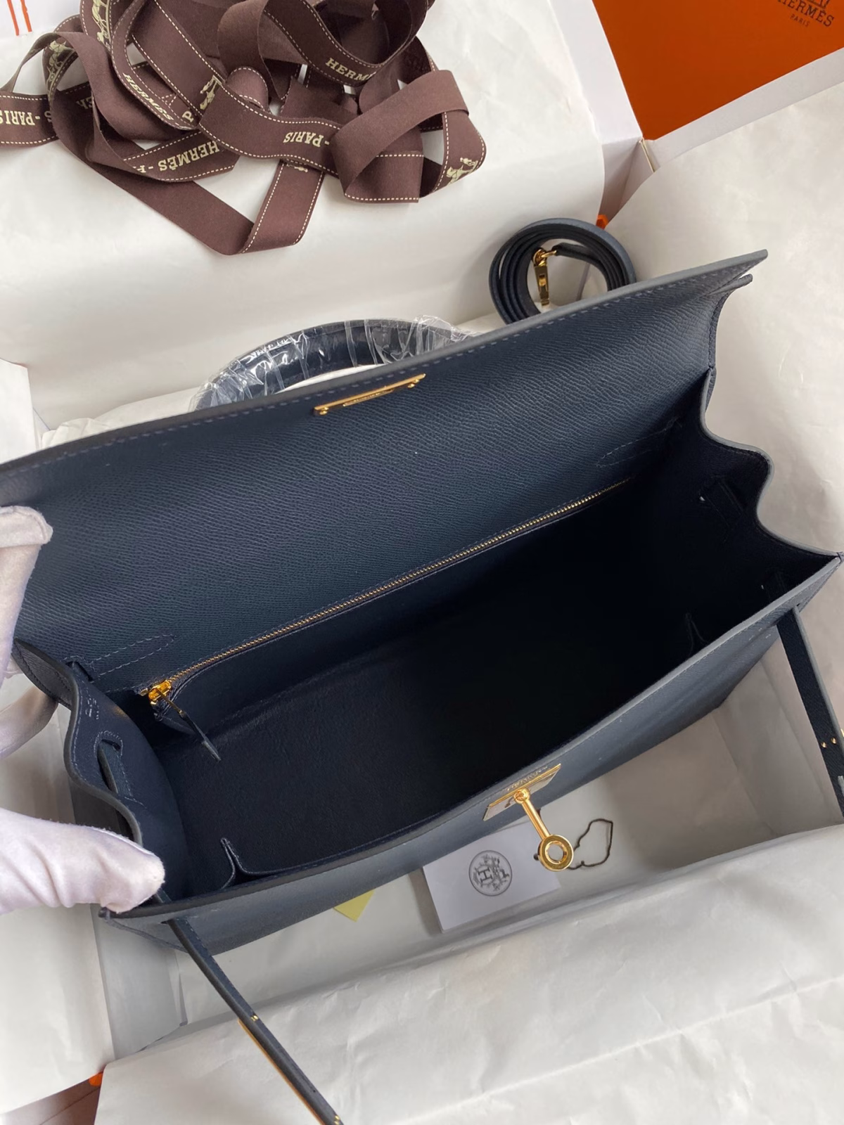 Hermes Kelly Sellier 32 Handmade Bag In Blue Indigo Epsom Calfskin - Image 4